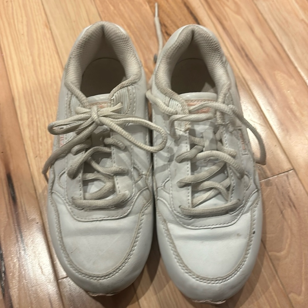 Kids Fila white sneakers good condition worn a few times